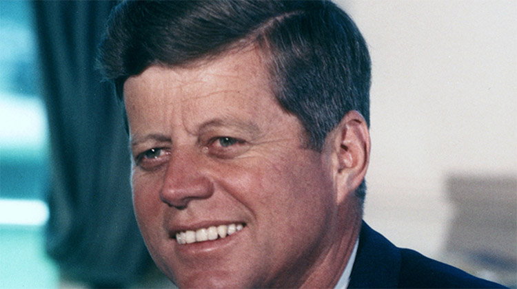Zavražděný prezident s monogramem JFK
